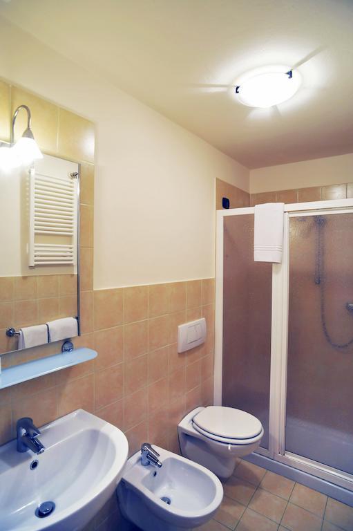 Albergo Croce D'Oro Dolcè Oda fotoğraf